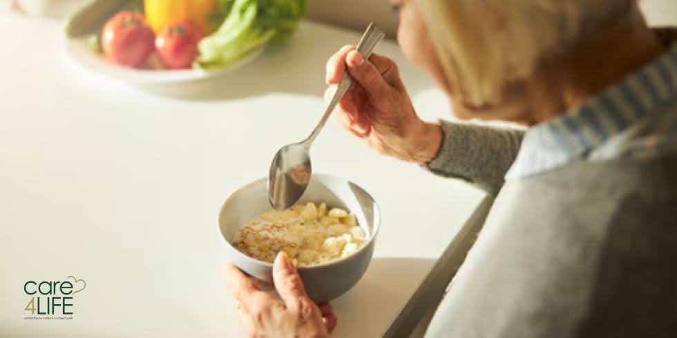 Alimentação Segura no Home Care: Cuidados para Prevenir Complicações
